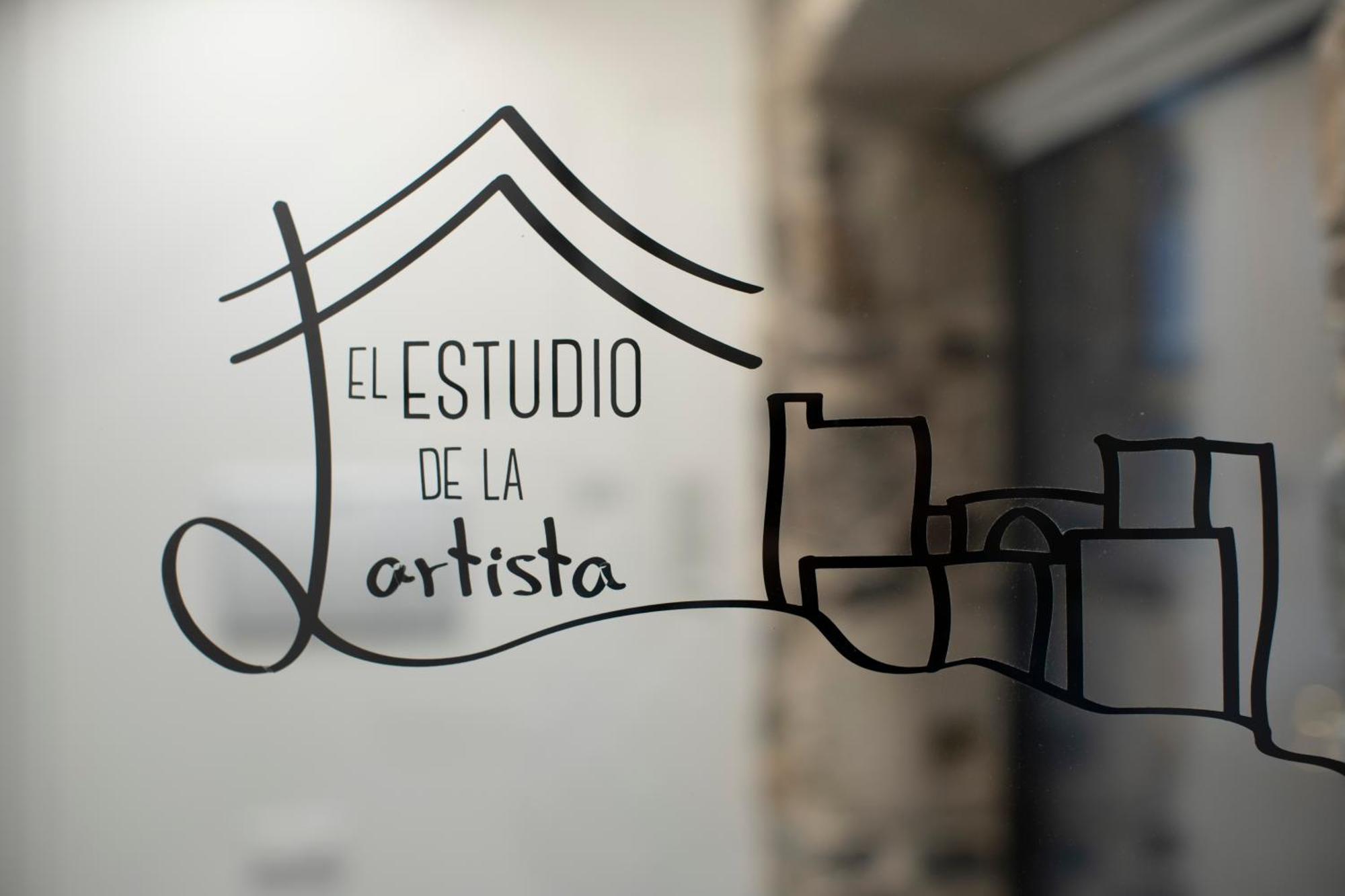 El Estudio De La Artista - El Casar De Leo Alburquerque Exterior photo